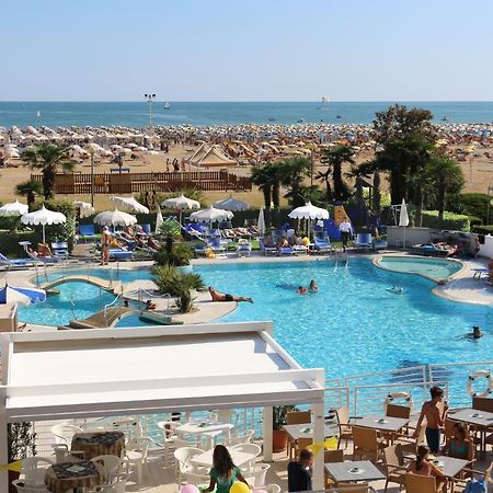 Majestic Beach Hotel & Wellness Bibione Exterior photo