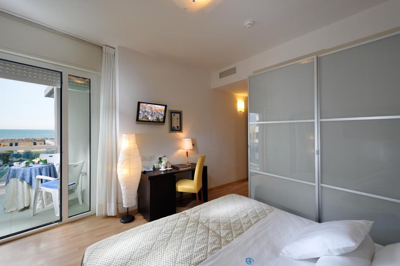 Majestic Beach Hotel & Wellness Bibione Exterior photo